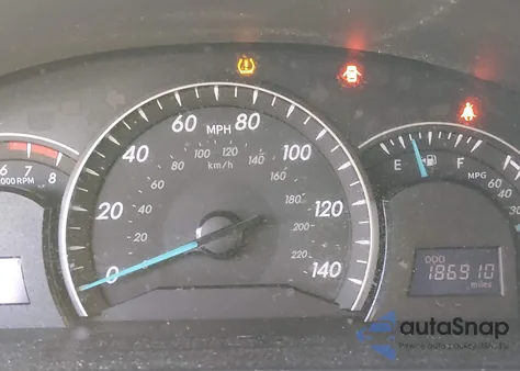 2013 Toyota Camry Le z USA, uszkodzony, nr VIN 4T4BF1FK4DR299482